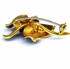 Broche vintage avec émail