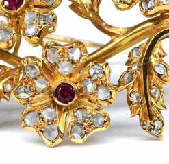 Broche vintage avec rubis brillants et diamants
