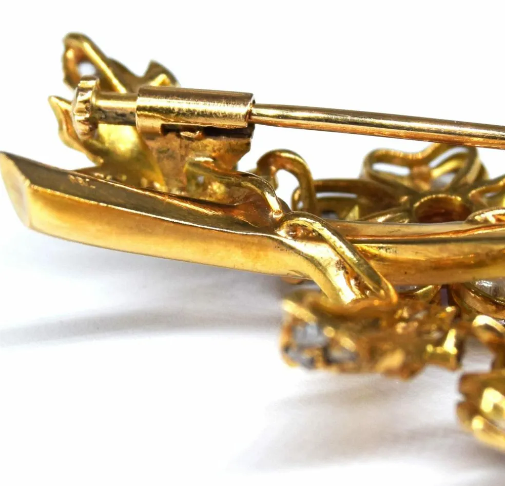 Broche vintage avec rubis brillants et diamants