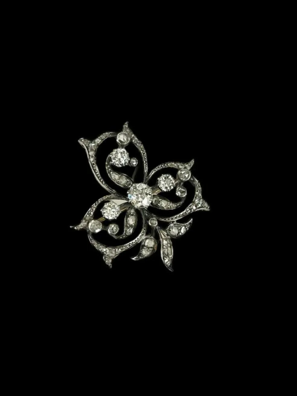 Broche Volutes Diamants XIXème Siècle