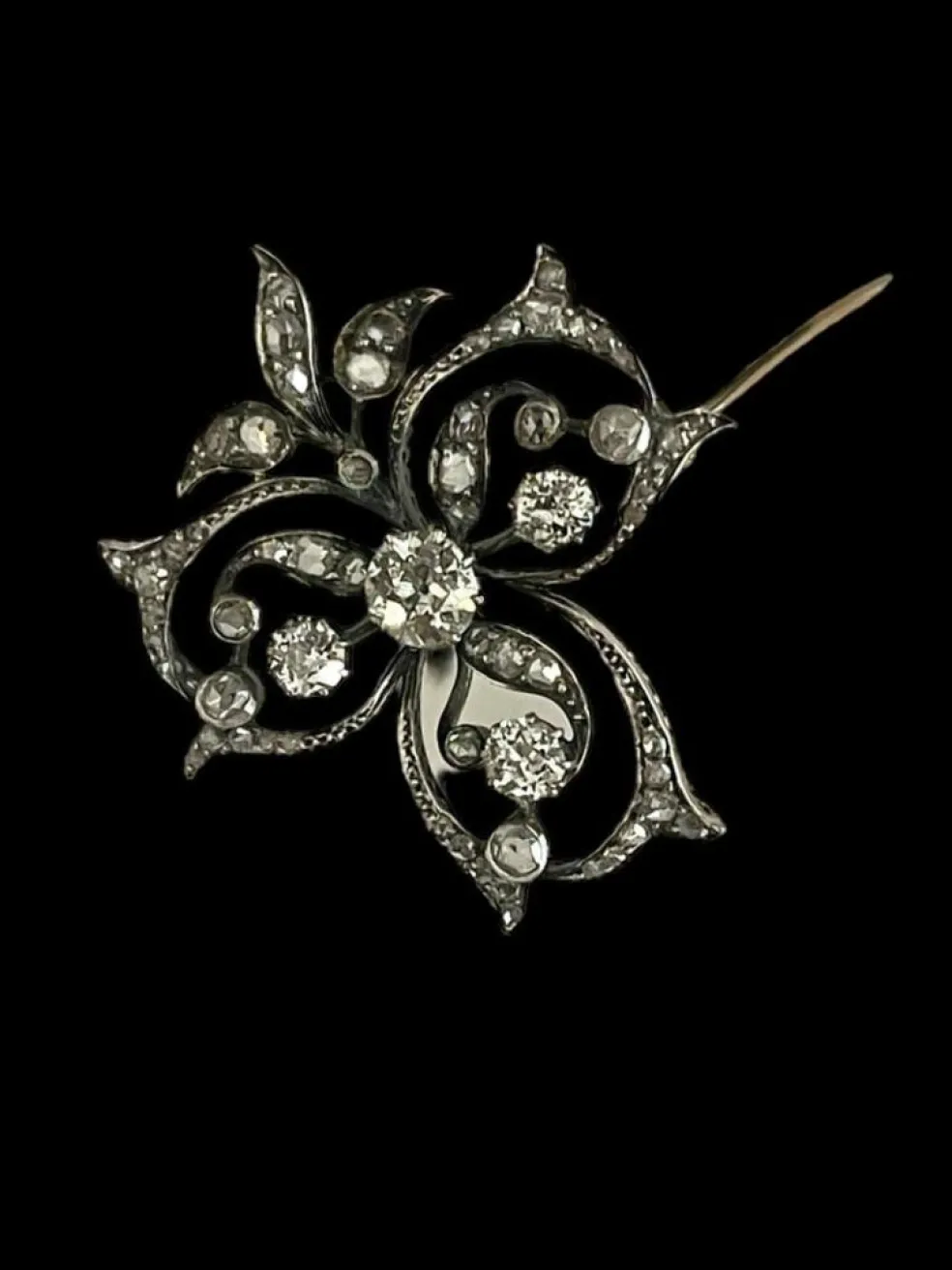Broche Volutes Diamants XIXème Siècle