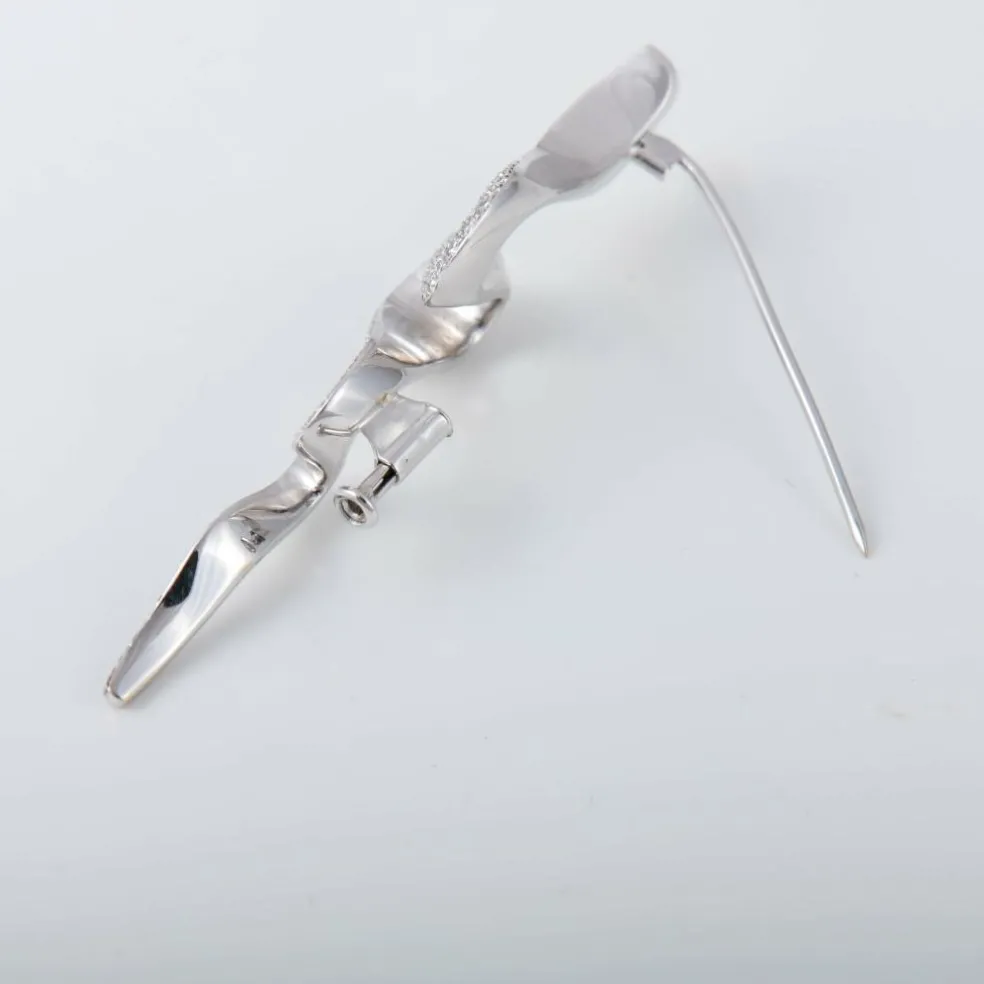 Broche Wenpe or blanc diamants