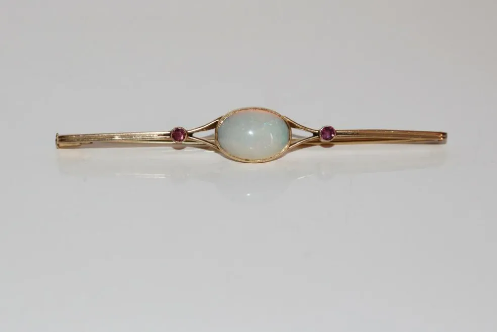 Broche-barrette Art Déco opale et rubis