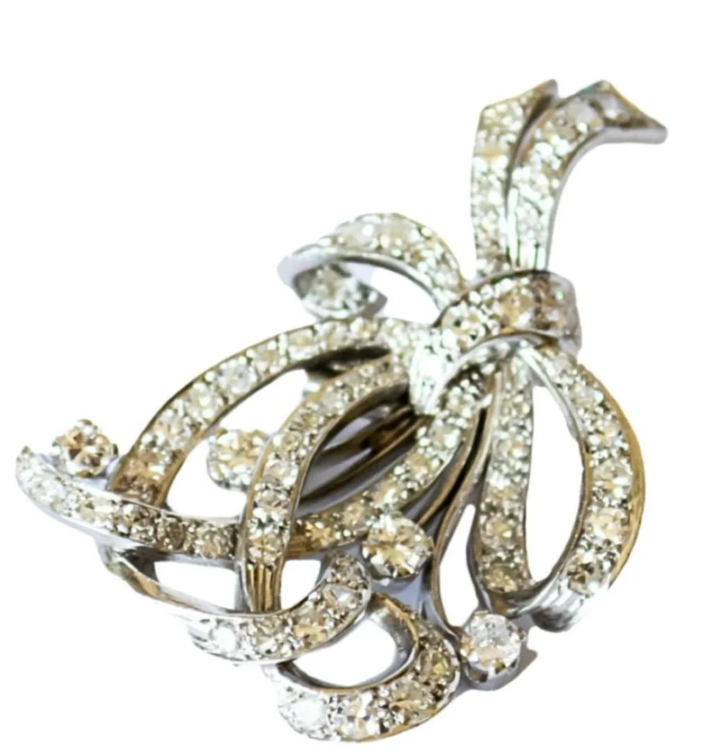 Broches à revers en platine au design rétro avec diamants