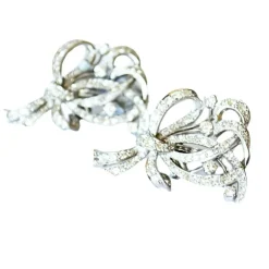 Broches à revers en platine au design rétro avec diamants