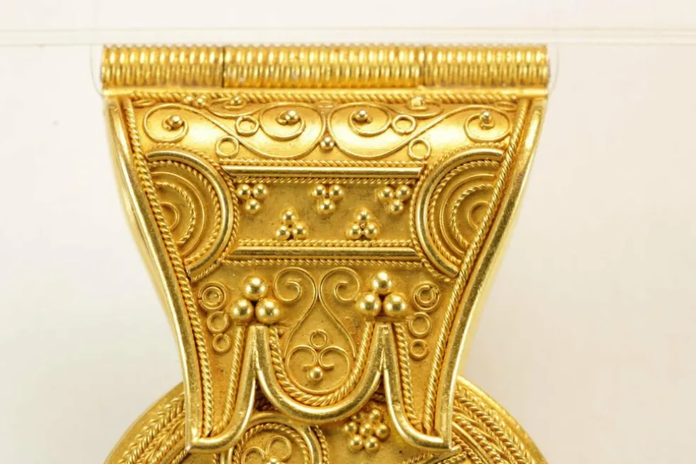 Bulle en or antique Castellani