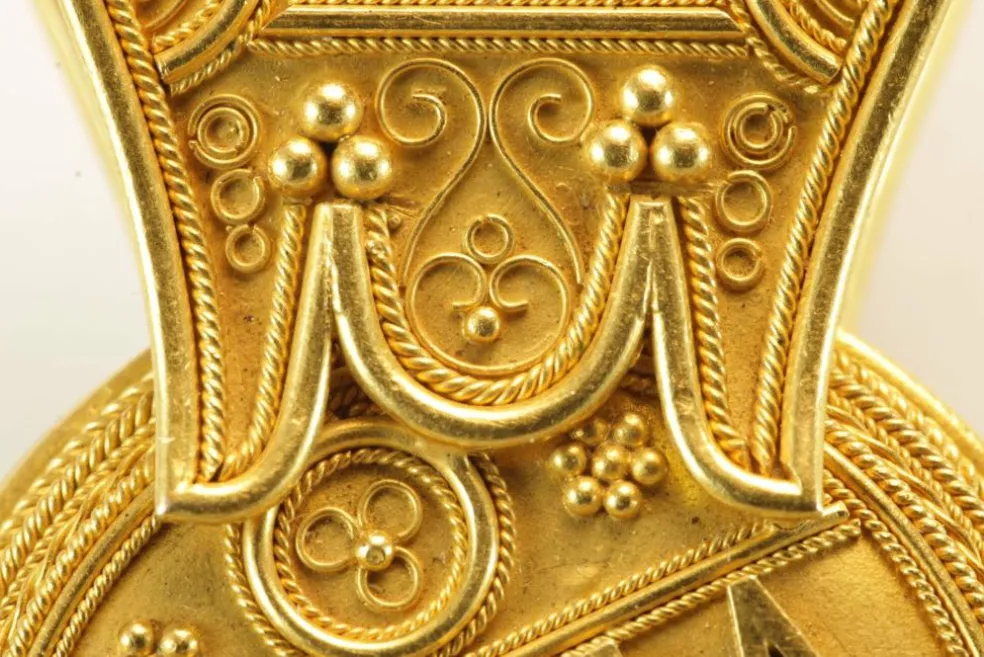 Bulle en or antique Castellani