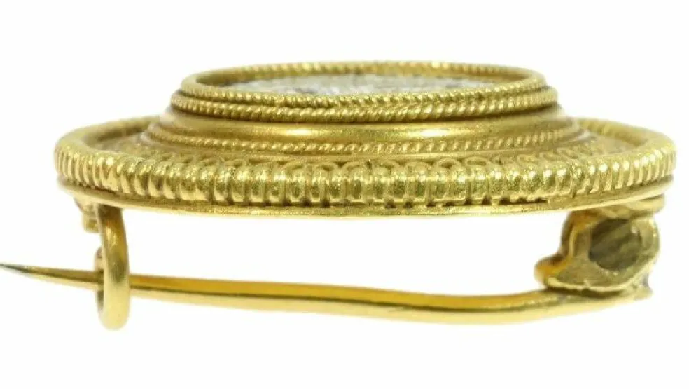 Castellani - broche en or