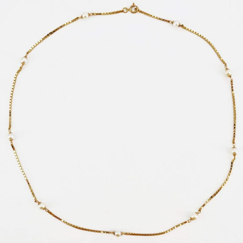 Chaine en or maille cube et perles de culture