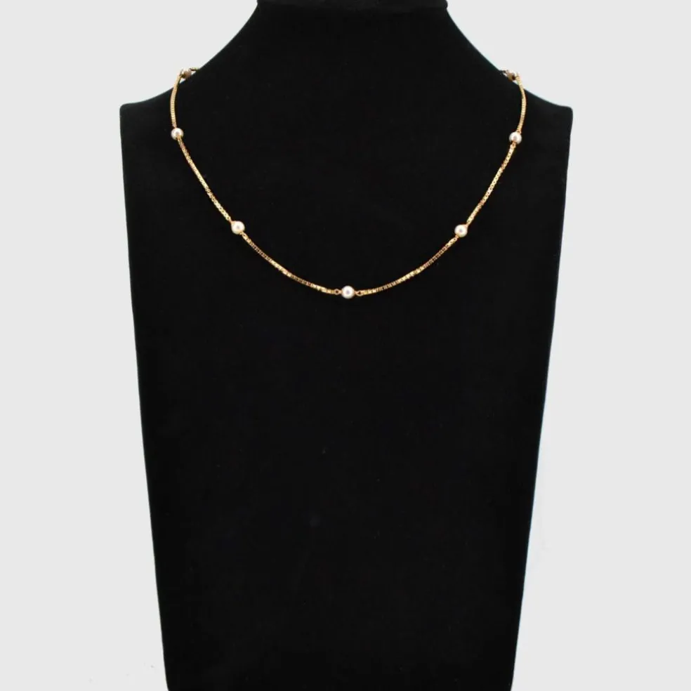 Chaine en or maille cube et perles de culture