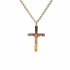 Chaîne et pendentif croix, or jaune et diamants