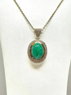Chaîne et pendentif or jaune jade vert et diamants