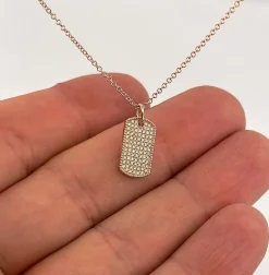 Chaîne et pendentif plaque GI or rose et diamants
