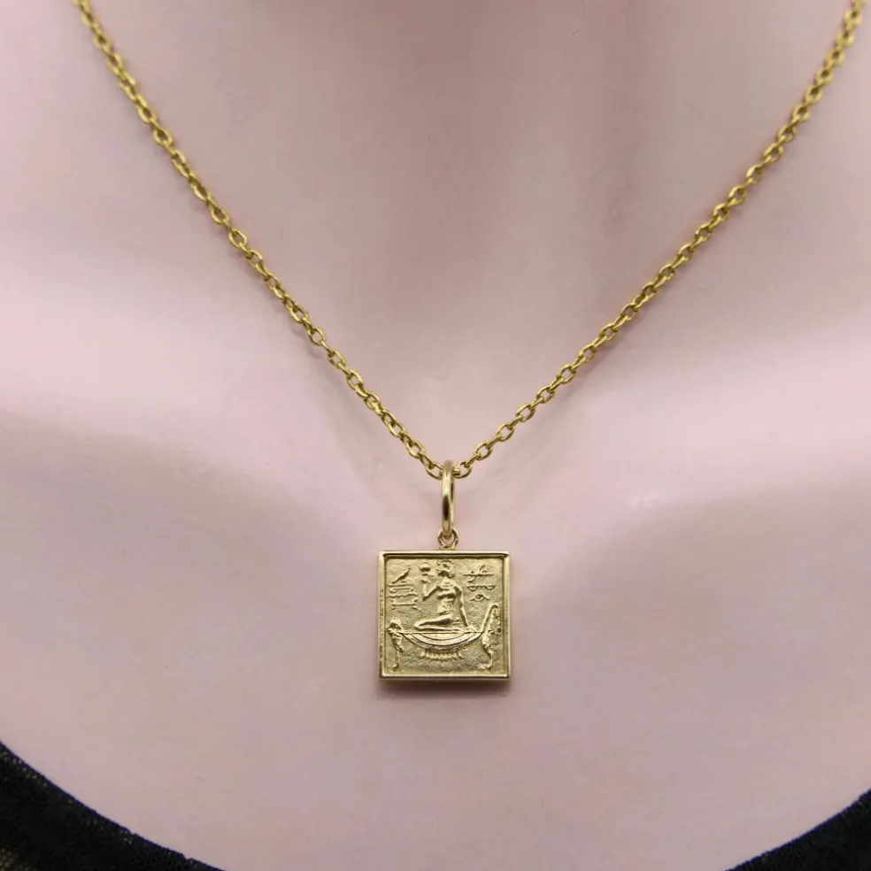 Charm ou pendentif en lingot carré en or 14 carats avec hiéroglyphe de style néo-égyptien