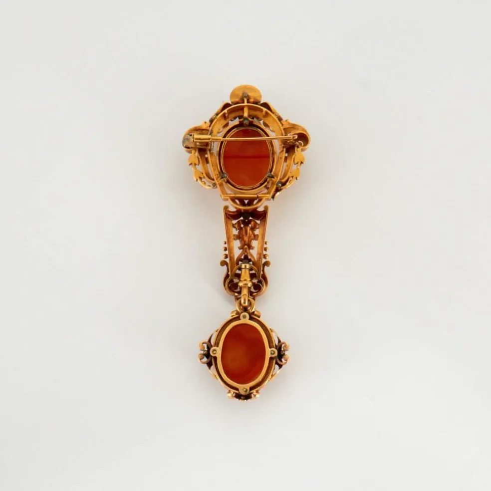 Chatelaine revisitée en Broche