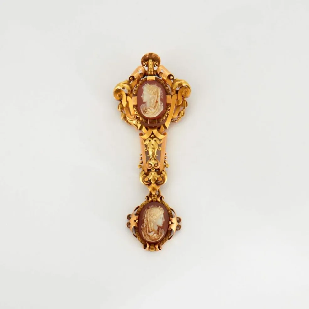 Chatelaine revisitée en Broche