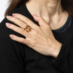 Chevalière en or jaune 6 carats avec citrine de Madère