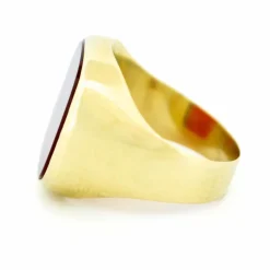 Chevalière en or jaune 14 carats avec cornaline