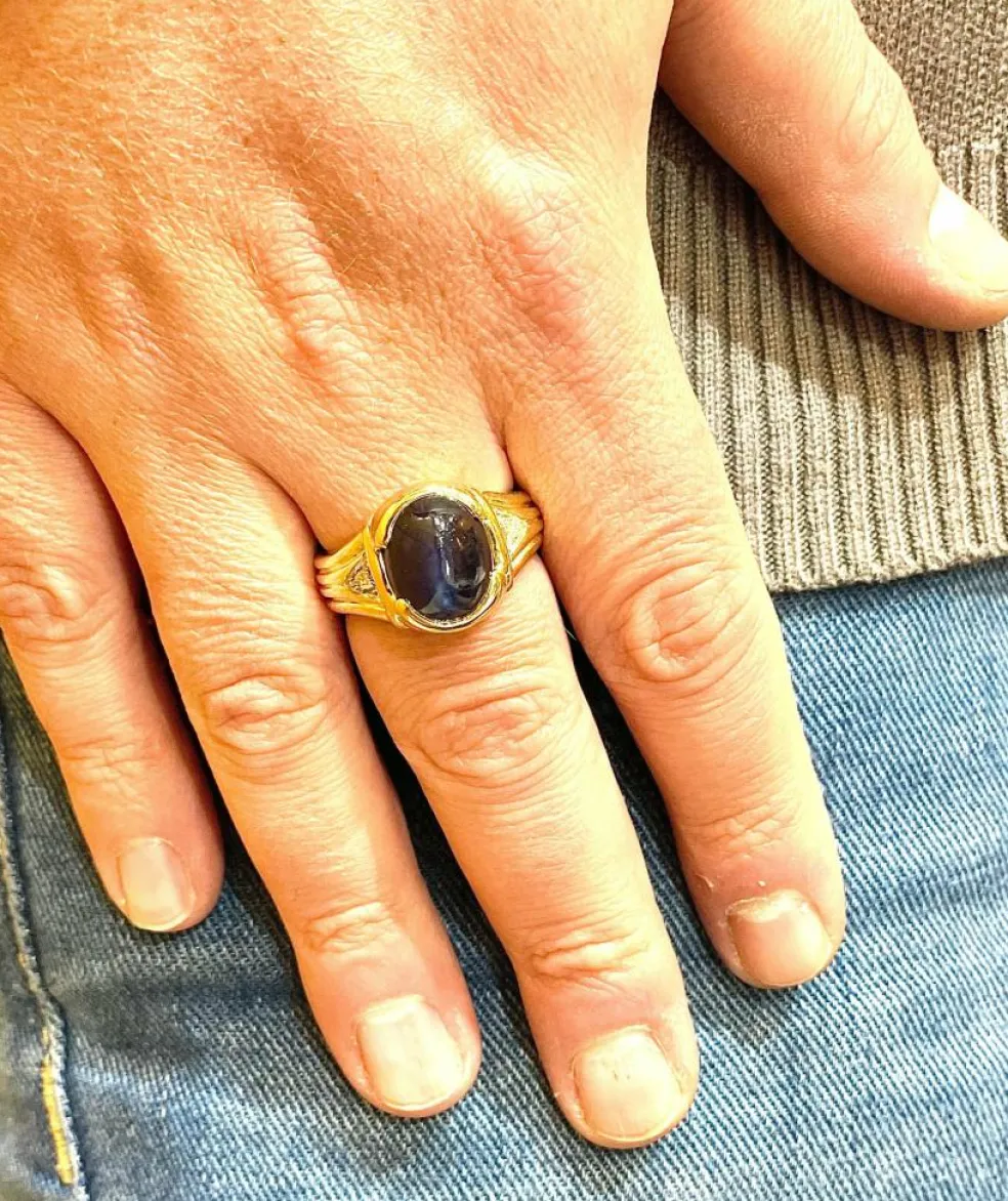 Chevalière homme en or jaune 18 carats saphir et diamants