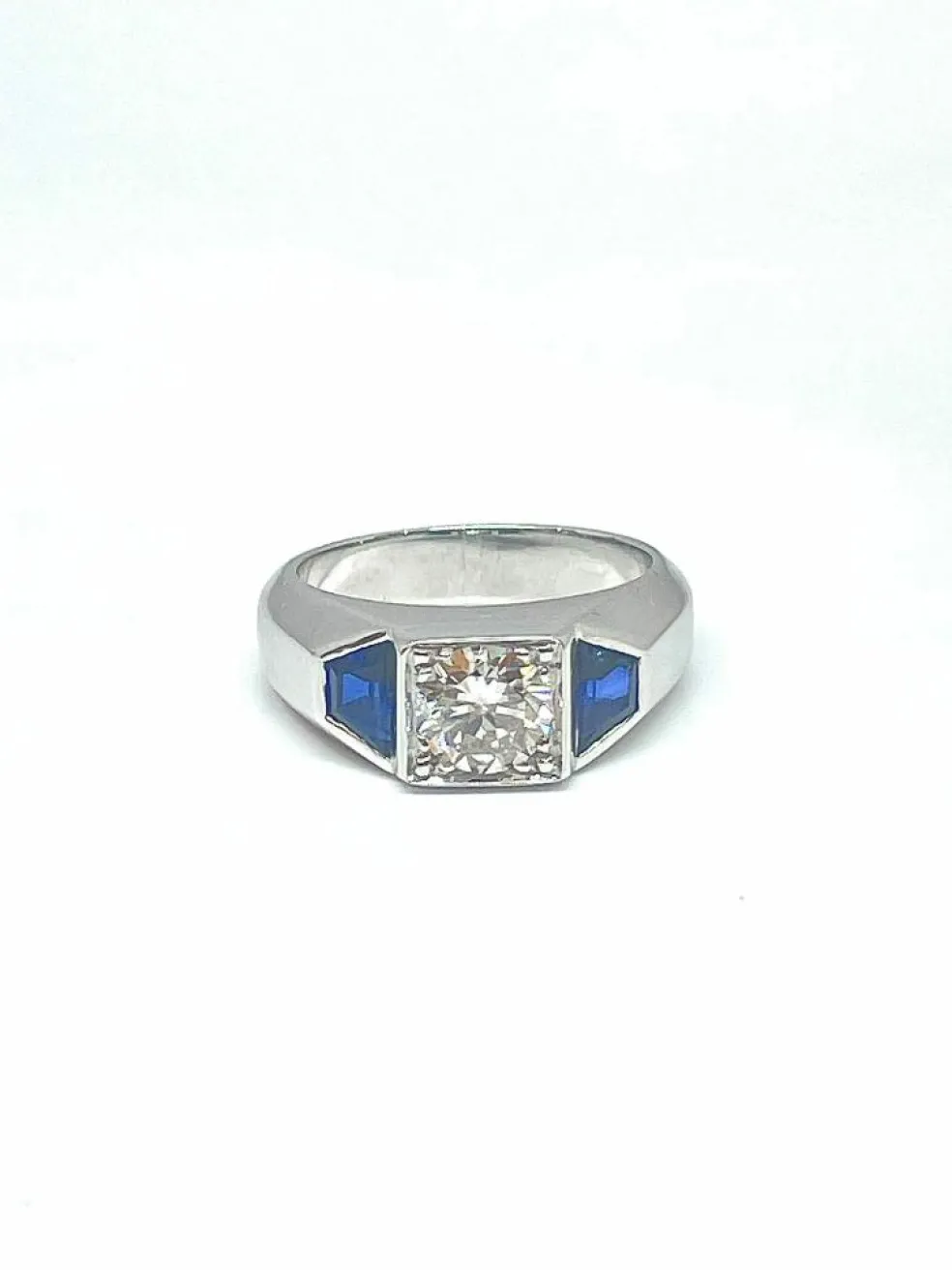 Chevalière or blanc diamant 0,92 carat saphirs synthétiques