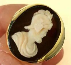 Chevalière Or jaune Camée Agate