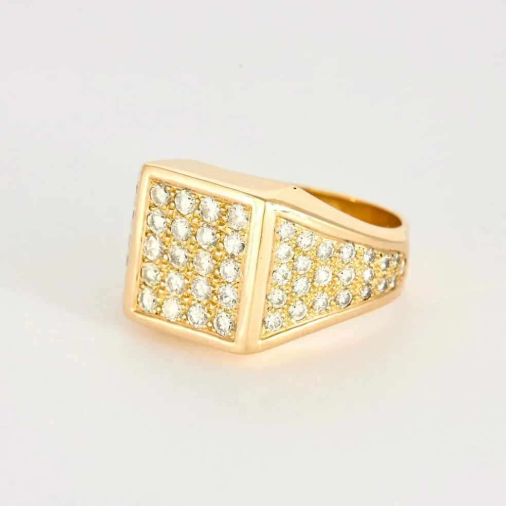Chevalière or jaune et diamants