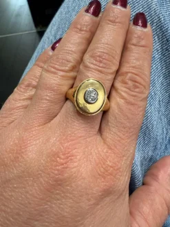 Chevalière or jaune et diamants