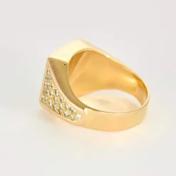 Chevalière or jaune et diamants