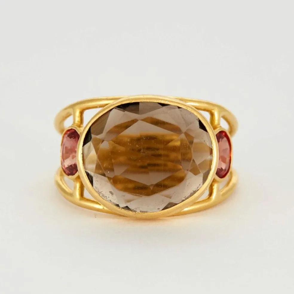 Claire de Divonne, Bague en or jaune quartz fumé et saphirs de couleurs