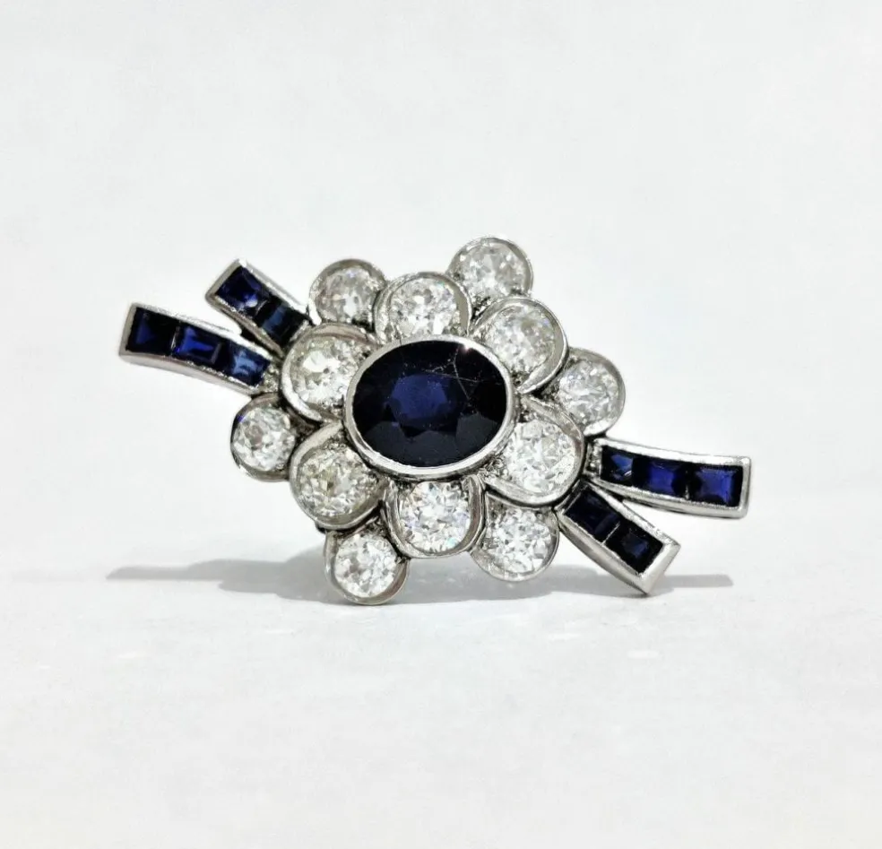 Clip de revers platine saphirs et diamants
