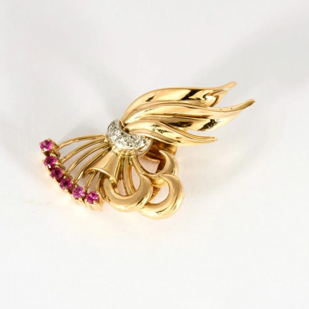Clip d'oreilles "Gerbes" en or jaune, rubis synthétiques et diamants