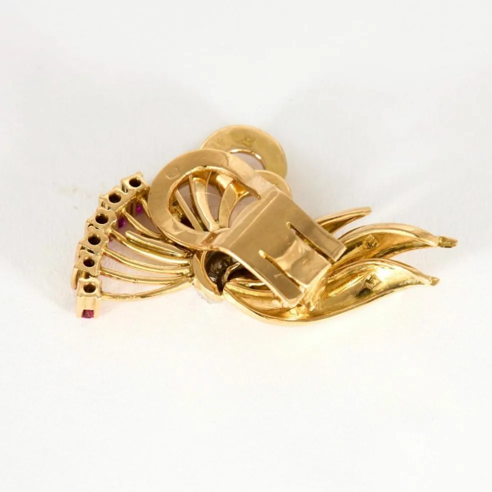 Clip d'oreilles "Gerbes" en or jaune, rubis synthétiques et diamants