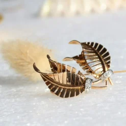 Clips d'oreilles anciens feuilles diamants