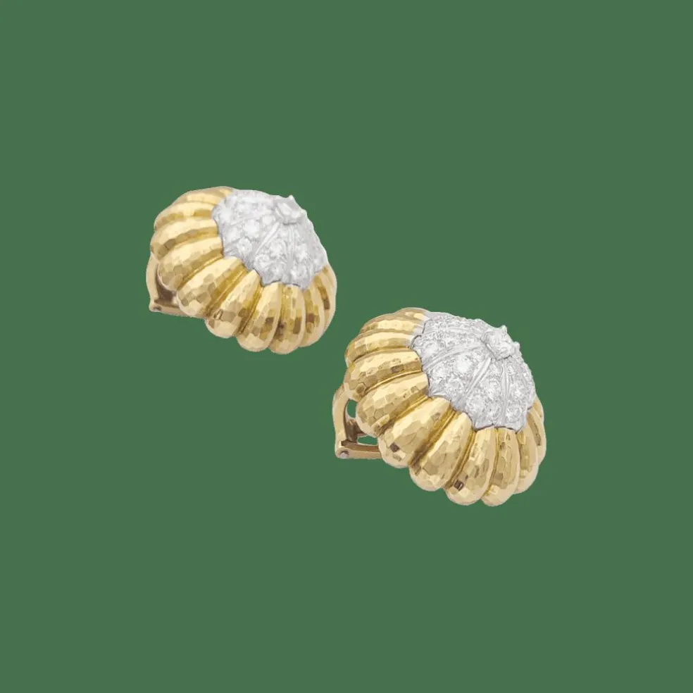 Clips d'oreilles David Webb, "Boutons", platine, or jaune, diamants.