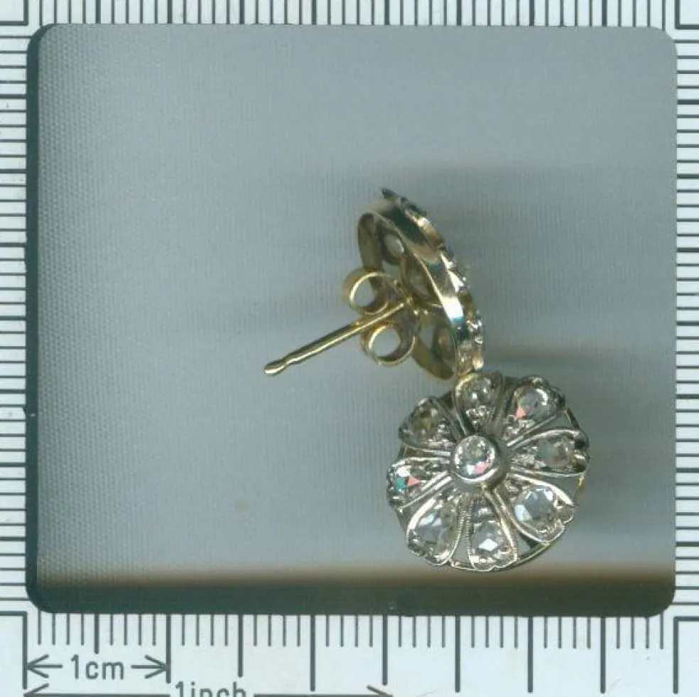 Clous d'oreilles en diamant