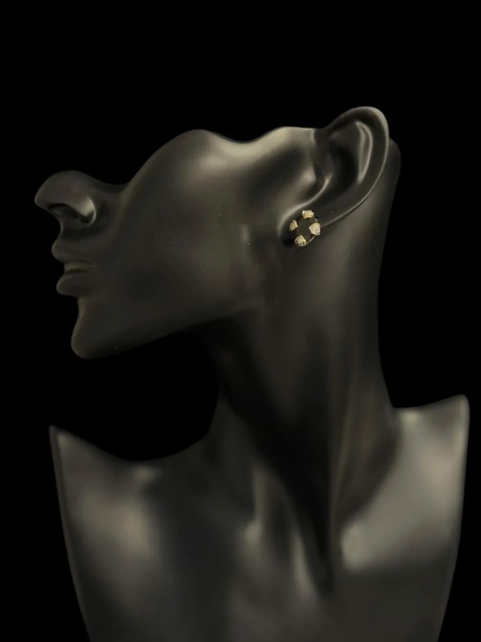 Clous d'oreilles or certifiés IGI avec saphirs et diamants