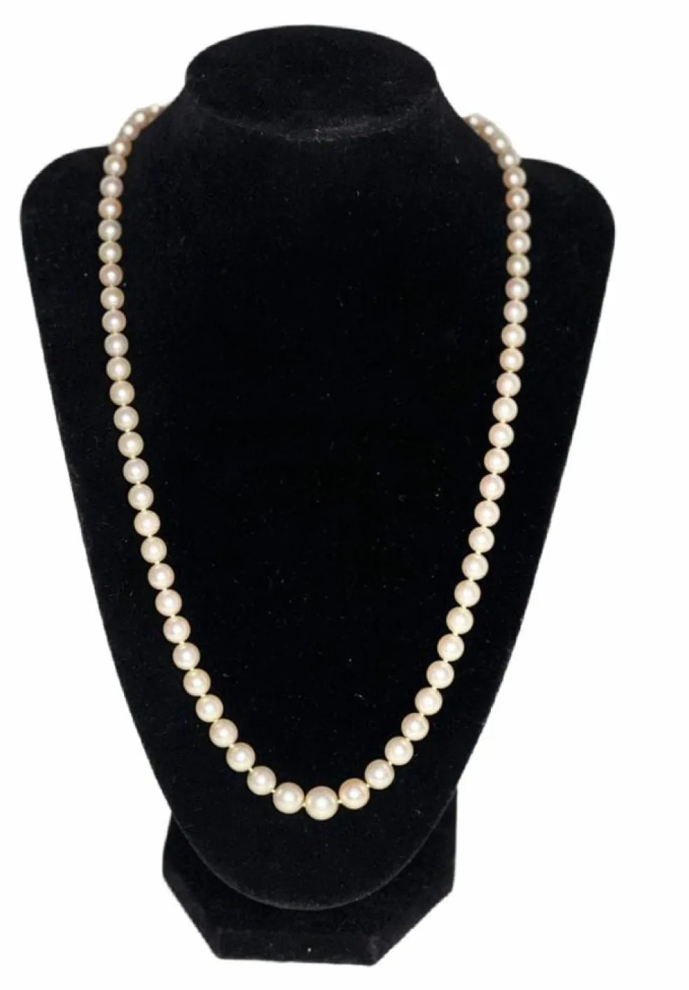 Collier 58 perles de culture blanches Akoya fermoir or gris saphir