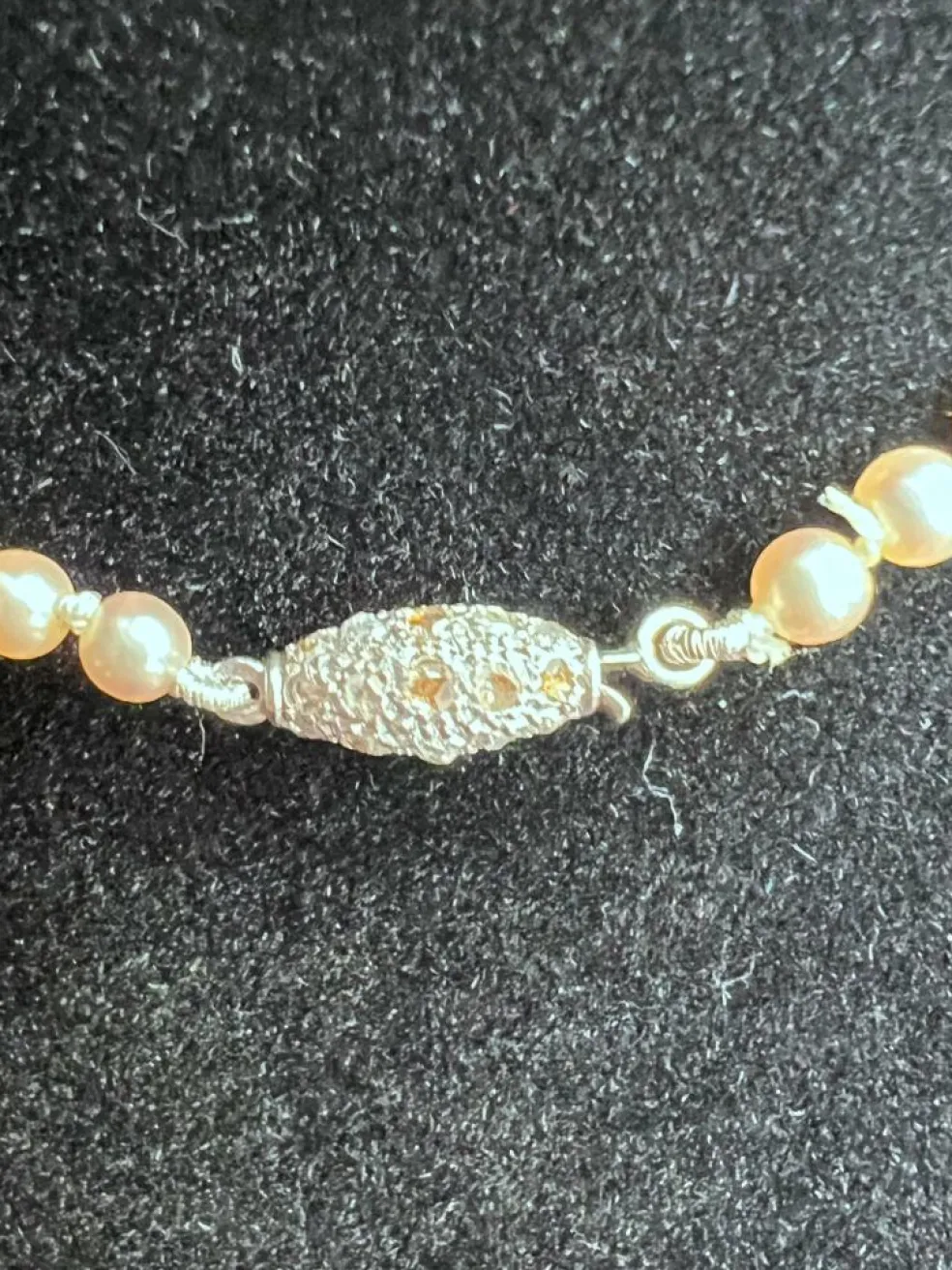 Collier 85 Perles de culture Akoya fermoir Platine et Diamants 43 cm