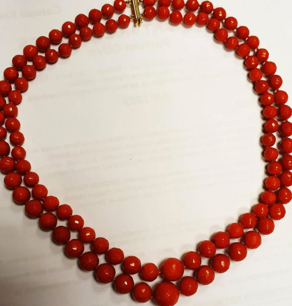 Collier 2 rangs corail sarde facetté en chute