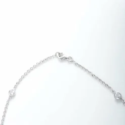 COLLIER A CHAINE OR GRIS 8 DIAMANTS