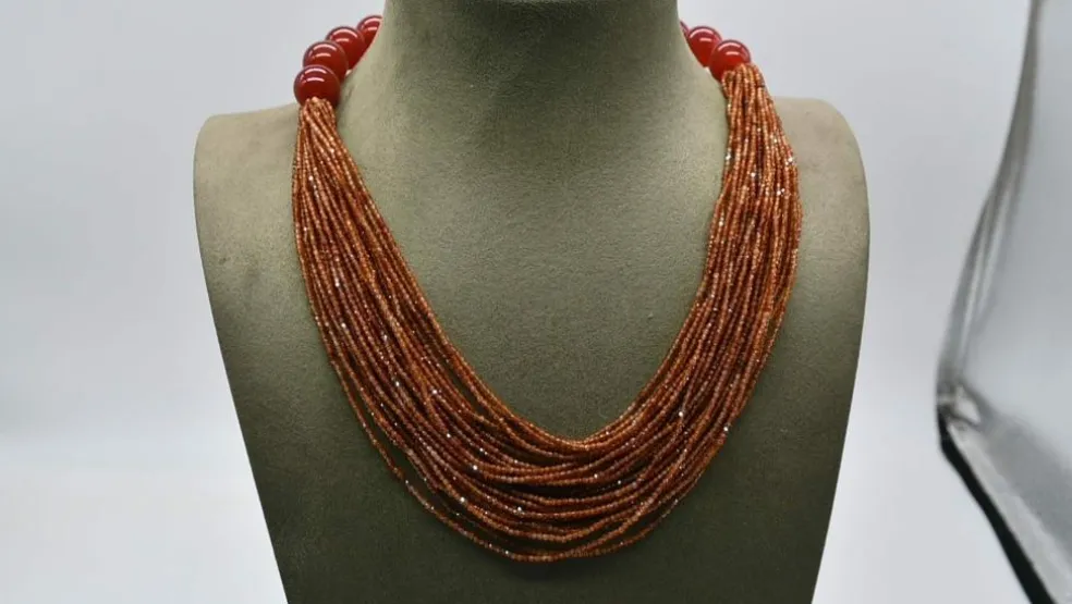 Collier agathe hessonite rouge et bakélite
