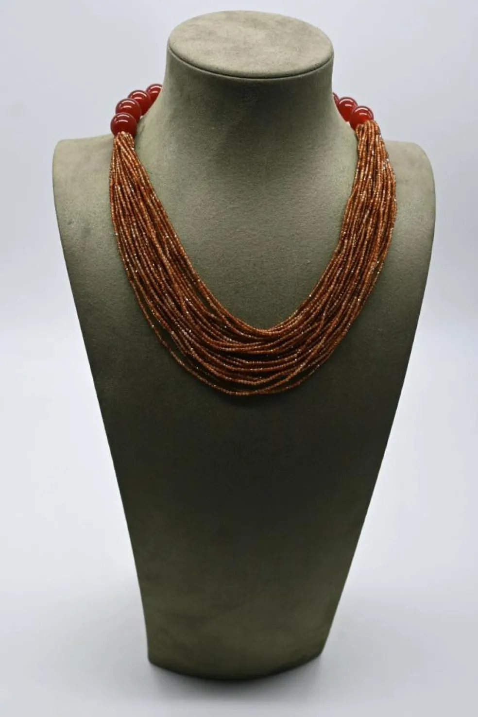 Collier agathe hessonite rouge et bakélite