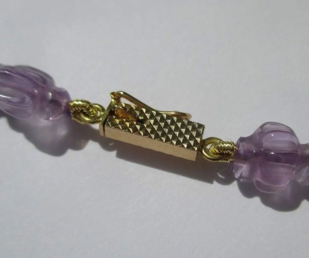 Collier améthystes fermoir en or