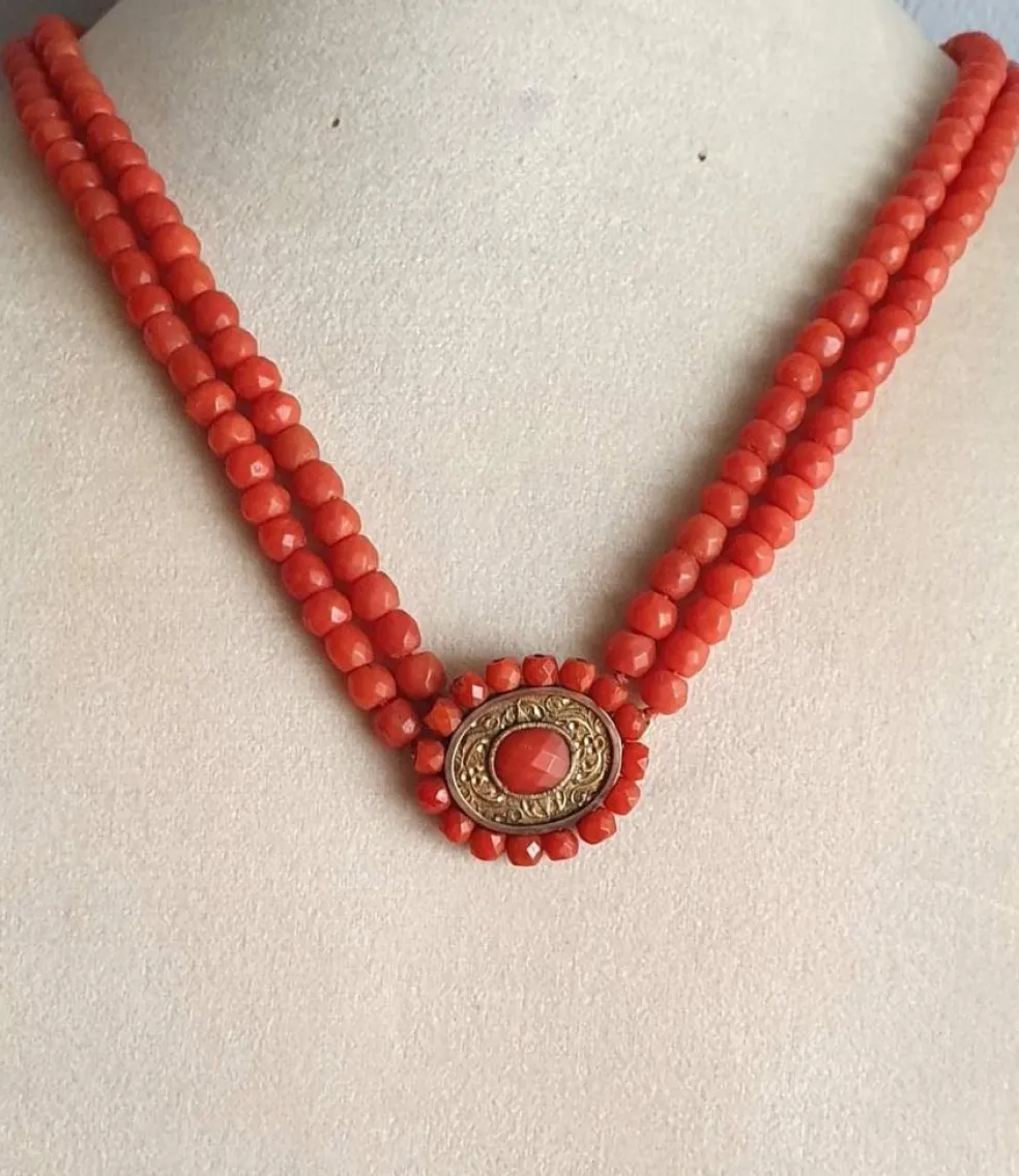 Collier ancien 2 rangs de corail facetté avec motif central - 19ème siècle