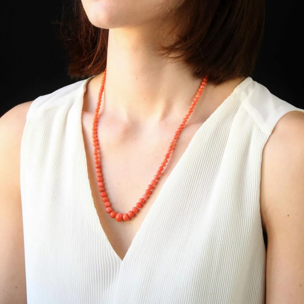 Collier ancien de perles de corail naturel