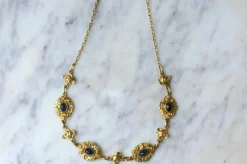 Collier Ancien Draperie Or Jaune et Saphir