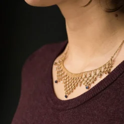 Collier ancien draperie or saphirs rubis et perles