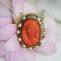 Collier ancien or jaune camée corail et perles fines