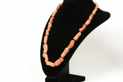 Collier Années 70 en or jaune 18 carats et corail