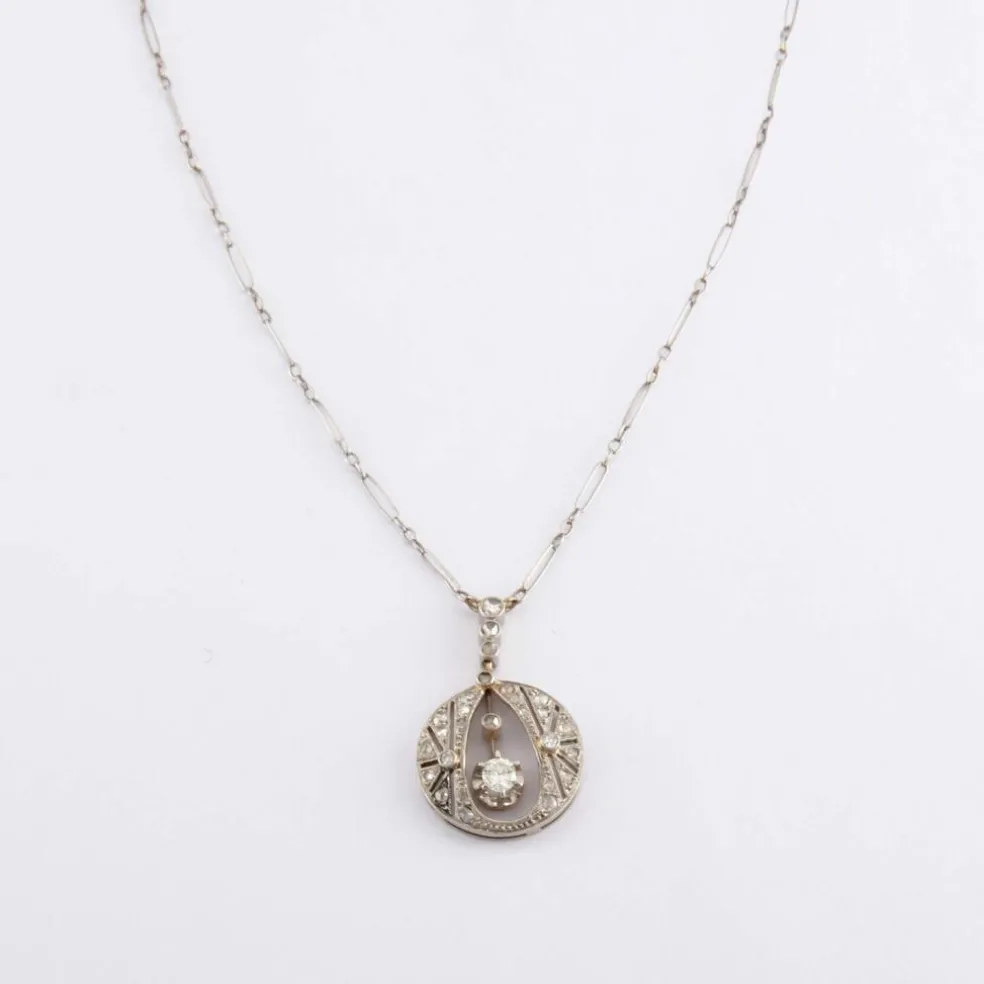 Collier Art Déco en or gris, diamants